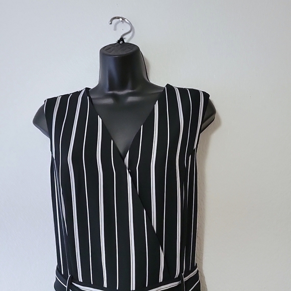 Banana Republic Sleeveless Striped Romper with Waist Tie-Up Size 12 - Picture 6 of 11